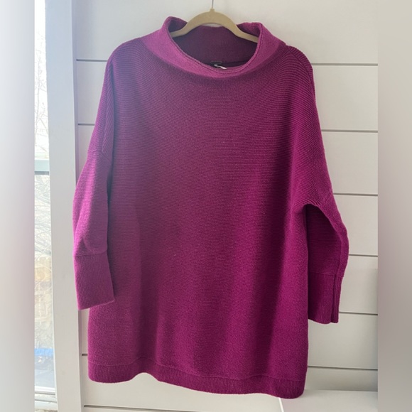Free People Ottoman Slouchy Tunic in Size S Berry - Picture 2 of 6